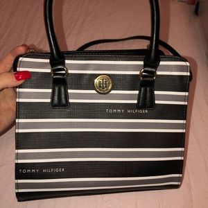 Tommy crossbody bag